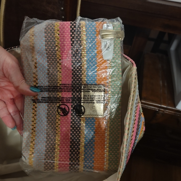 NWT Adore Me Handbag with BONUS wallet - Picture 5 of 7